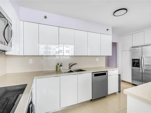 5757 Collins Ave # 605, Miami Beach FL 33140