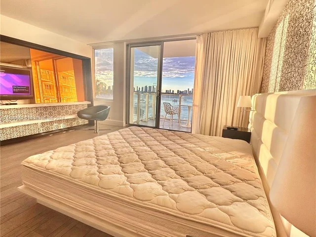 1100 West Ave # 322, Miami Beach FL 33139