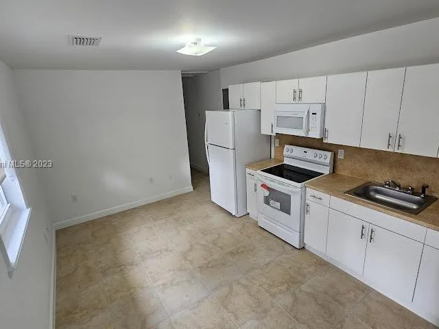 7820 NE 1st Ave # L, Miami FL 33138