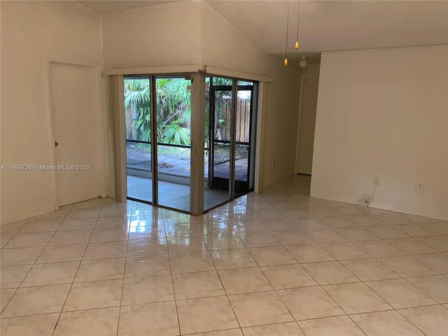 816 NE 214th Ln # 2, Miami FL 33179