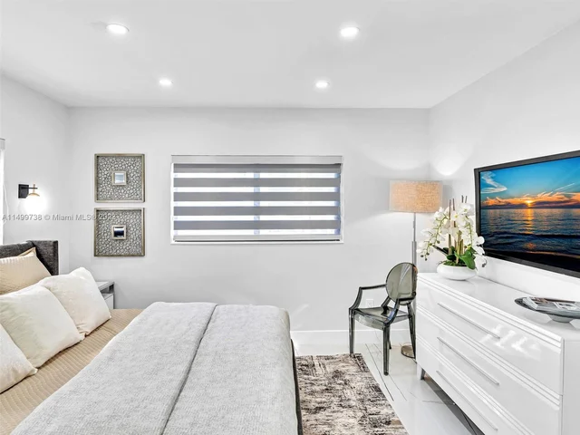 1937 SW 16th Ave, Miami FL 33145