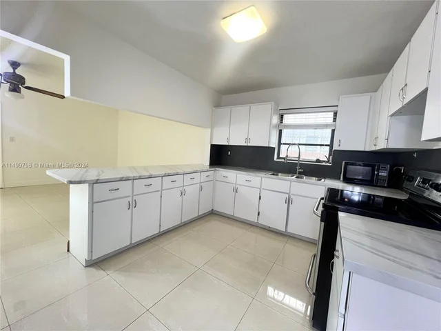 11880 SW 2nd St, Miami FL 33184