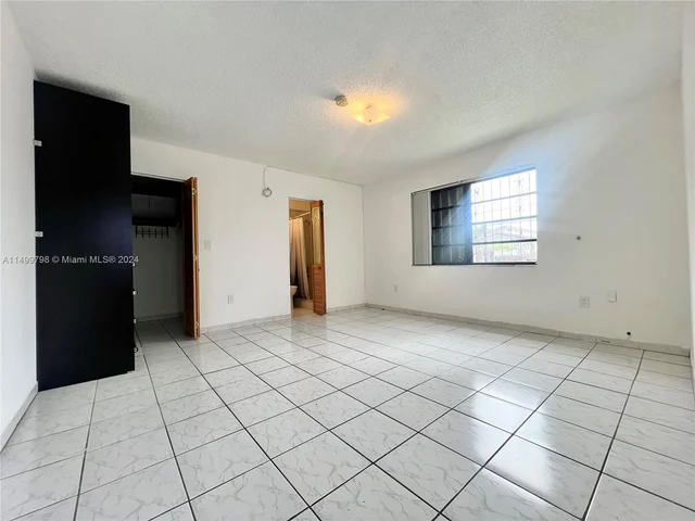 11880 SW 2nd St, Miami FL 33184