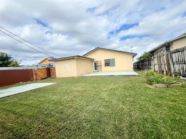 11880 SW 2nd St, Miami FL 33184