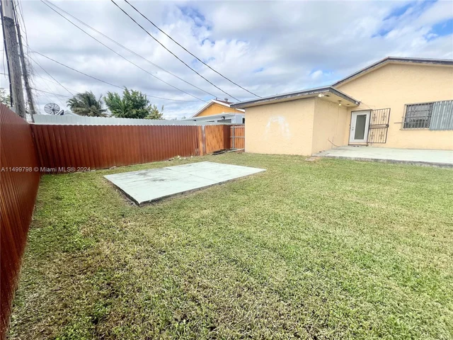 11880 SW 2nd St, Miami FL 33184