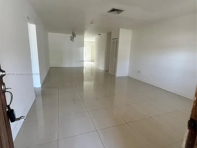 11880 SW 2nd St, Miami FL 33184