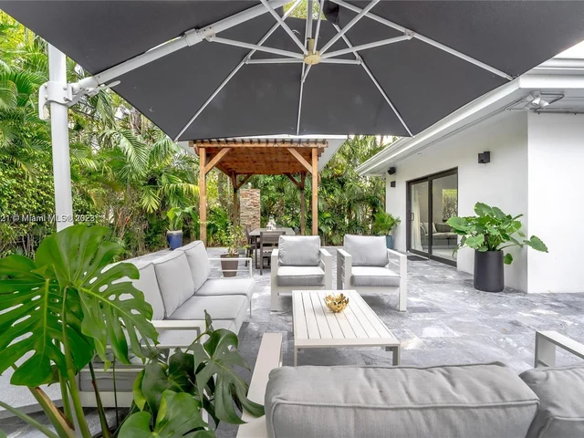 7601 Coquina Dr, North Bay Village FL 33141