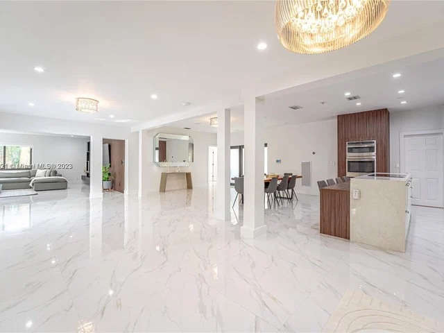 7601 Coquina Dr, North Bay Village FL 33141