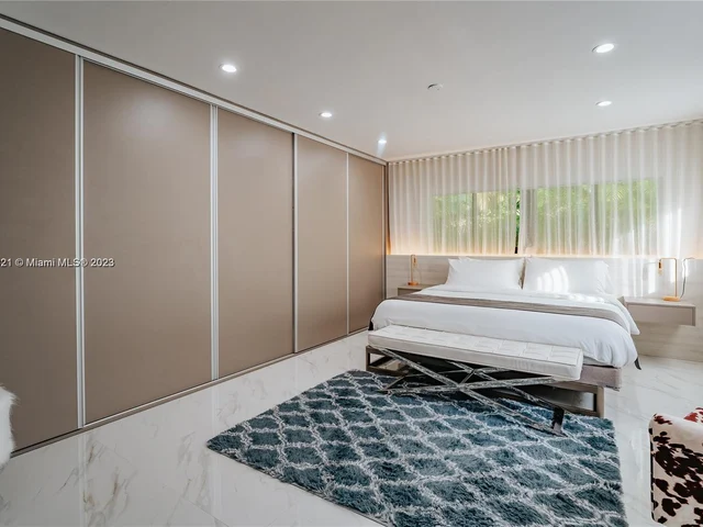 7601 Coquina Dr, North Bay Village FL 33141