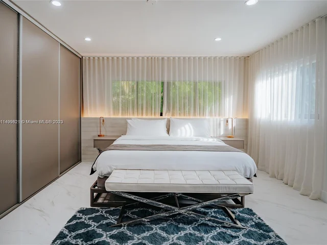 7601 Coquina Dr, North Bay Village FL 33141