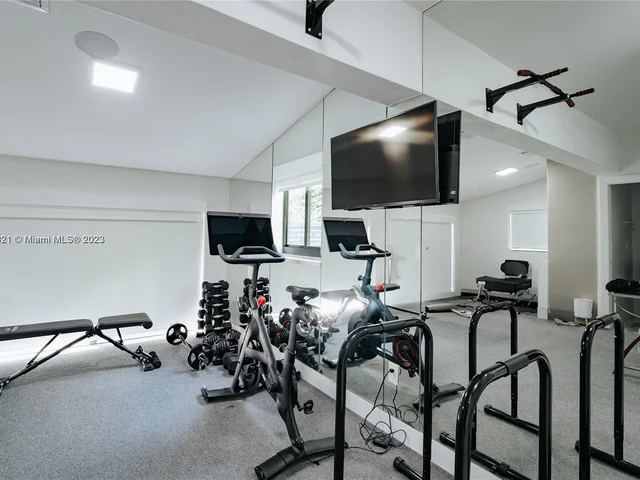 7601 Coquina Dr, North Bay Village FL 33141