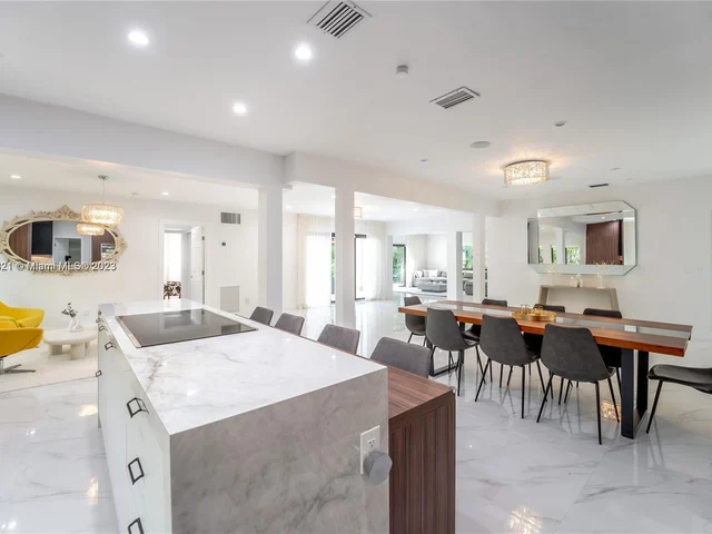 7601 Coquina Dr, North Bay Village FL 33141