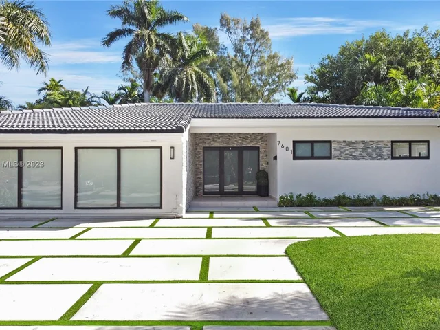 7601 Coquina Dr, North Bay Village FL 33141