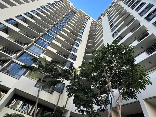 520 Brickell Key Dr # A1515, Miami FL 33131