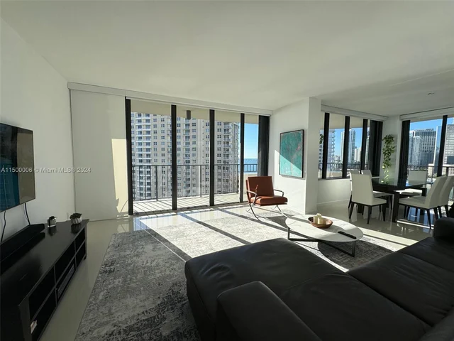 520 Brickell Key Dr # A1515, Miami FL 33131