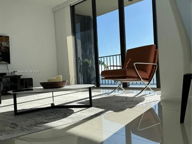 520 Brickell Key Dr # A1515, Miami FL 33131