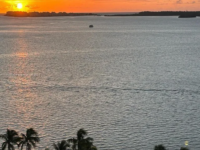 520 Brickell Key Dr # A1515, Miami FL 33131