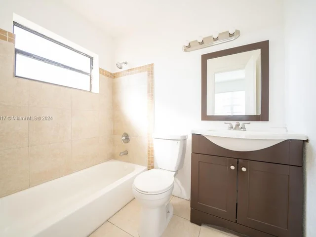 417 NW 2nd Ave # 12, Hallandale Beach FL 33009