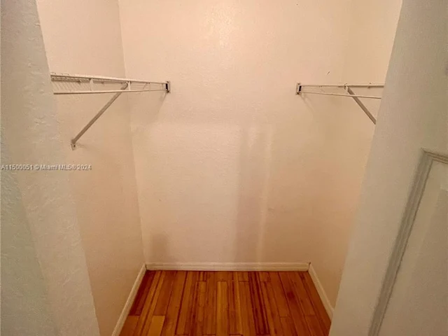 117 SE 3rd Ave # 9, Hallandale Beach FL 33009