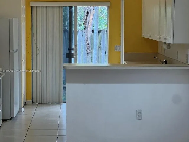 117 SE 3rd Ave # 9, Hallandale Beach FL 33009