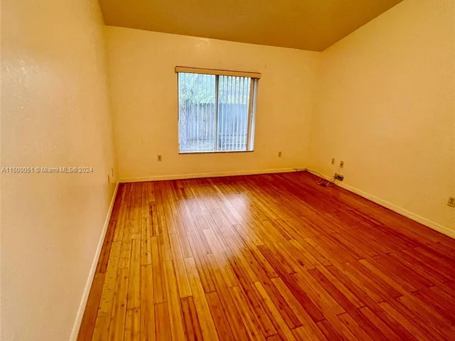 117 SE 3rd Ave # 9, Hallandale Beach FL 33009