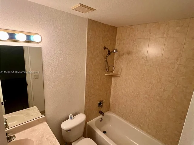 117 SE 3rd Ave # 9, Hallandale Beach FL 33009