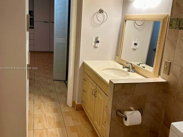 2841 NE 163rd St # 1210, North Miami Beach FL 33160