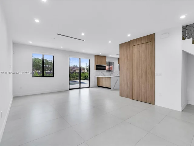 6535 SW 26th St, Miami FL 33155