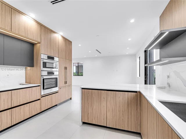 6535 SW 26th St, Miami FL 33155