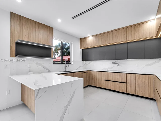 6535 SW 26th St, Miami FL 33155