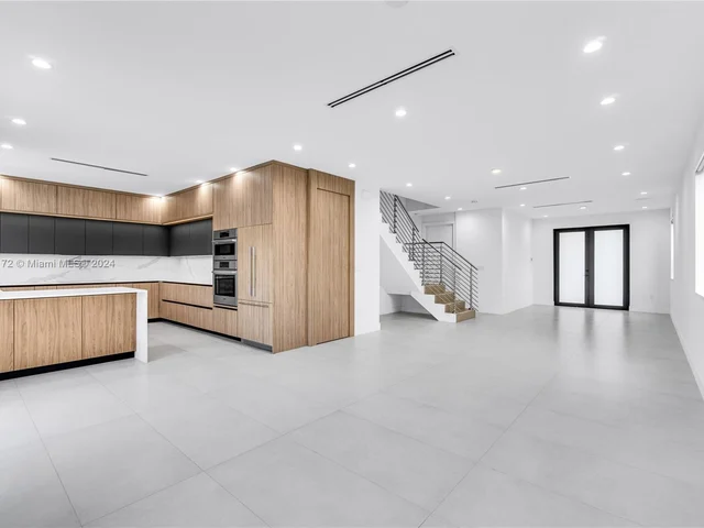 6535 SW 26th St, Miami FL 33155