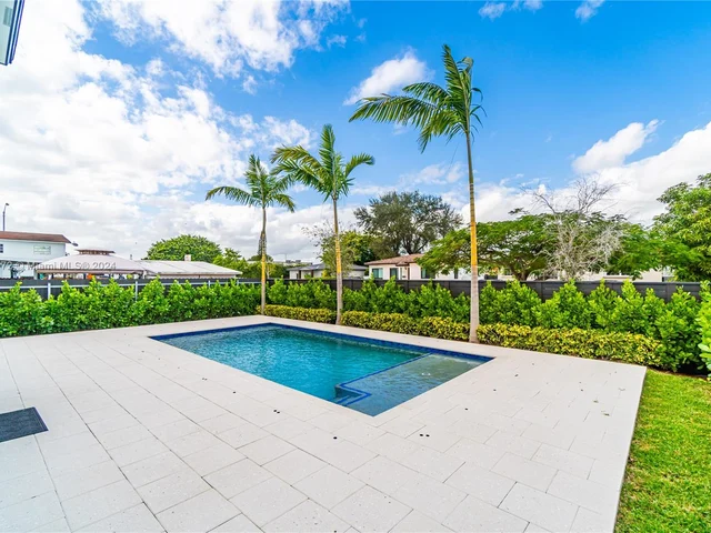 6535 SW 26th St, Miami FL 33155