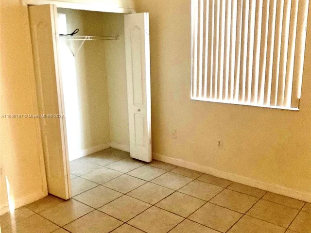 1662 SE 27th Dr # 100, Homestead FL 33035