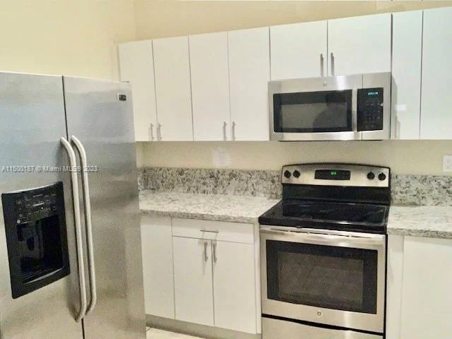 1662 SE 27th Dr # 100, Homestead FL 33035