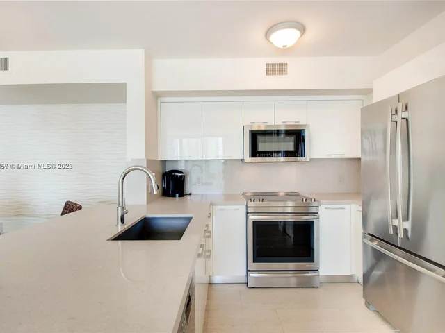 1155 Brickell Bay Dr # 2103, Miami FL 33131