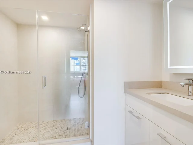 1155 Brickell Bay Dr # 2103, Miami FL 33131