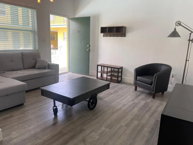 1975 NE 135th St # 2F, North Miami FL 33181