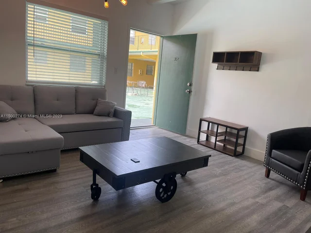 1975 NE 135th St # 2F, North Miami FL 33181