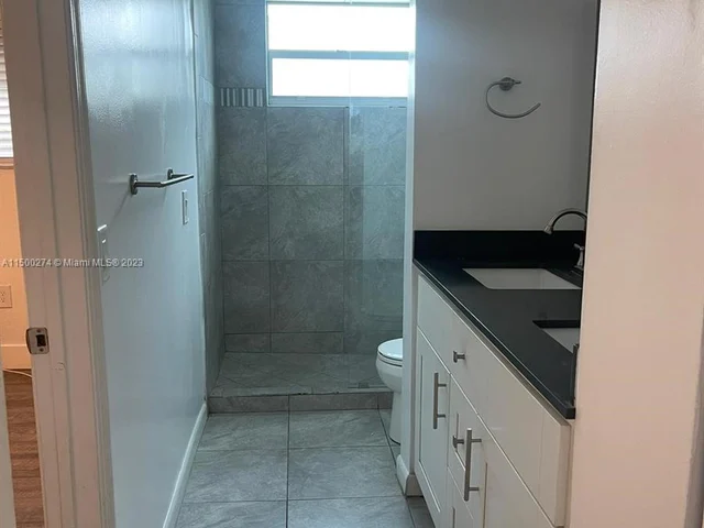 1975 NE 135th St # 2F, North Miami FL 33181