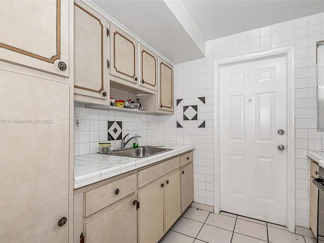 626 Meridian Ave # 12, Miami Beach FL 33139