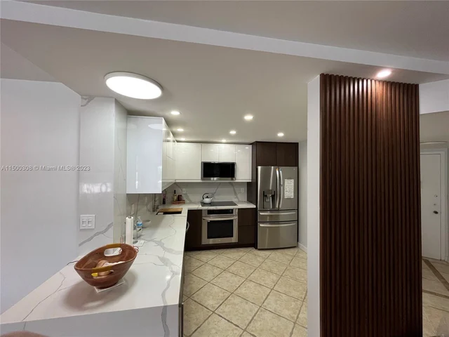 2750 NE 183rd St # 606, Aventura FL 33160