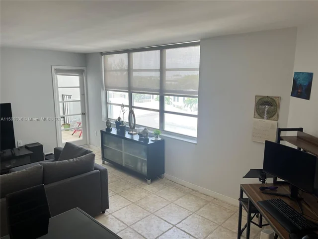 2750 NE 183rd St # 606, Aventura FL 33160