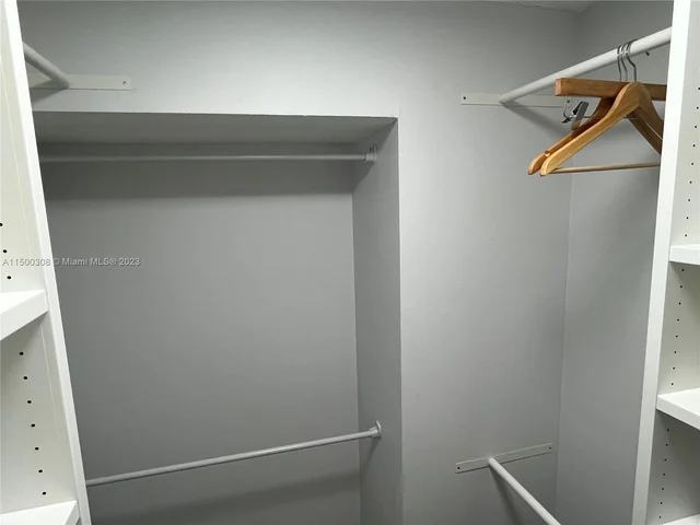 2750 NE 183rd St # 606, Aventura FL 33160