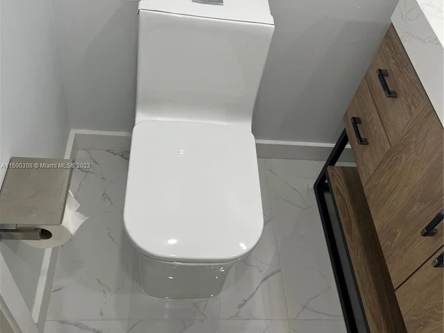 2750 NE 183rd St # 606, Aventura FL 33160