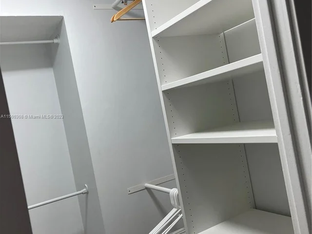 2750 NE 183rd St # 606, Aventura FL 33160