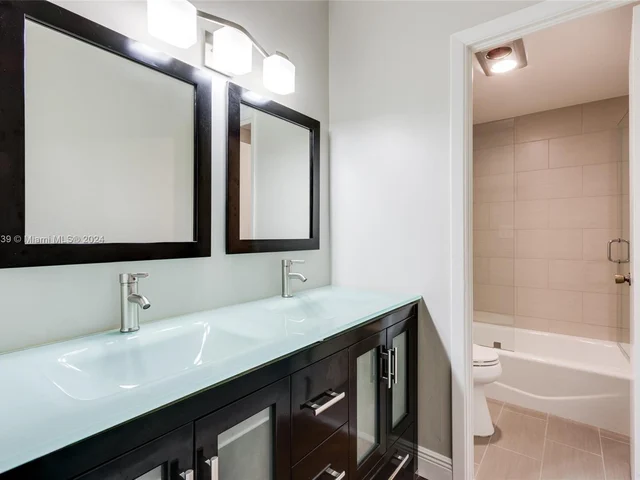 500 Bayview Dr # 1731, Sunny Isles Beach FL 33160