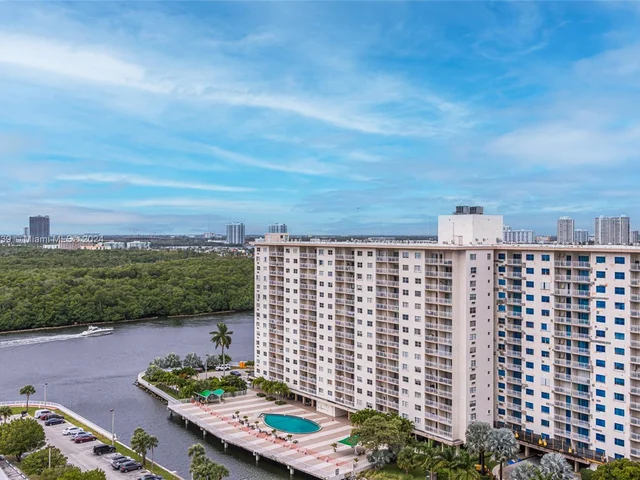 500 Bayview Dr # 1731, Sunny Isles Beach FL 33160