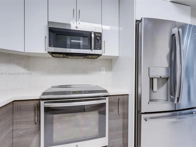 500 Bayview Dr # 1731, Sunny Isles Beach FL 33160