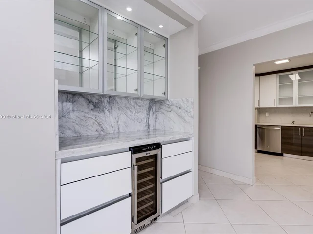 500 Bayview Dr # 1731, Sunny Isles Beach FL 33160