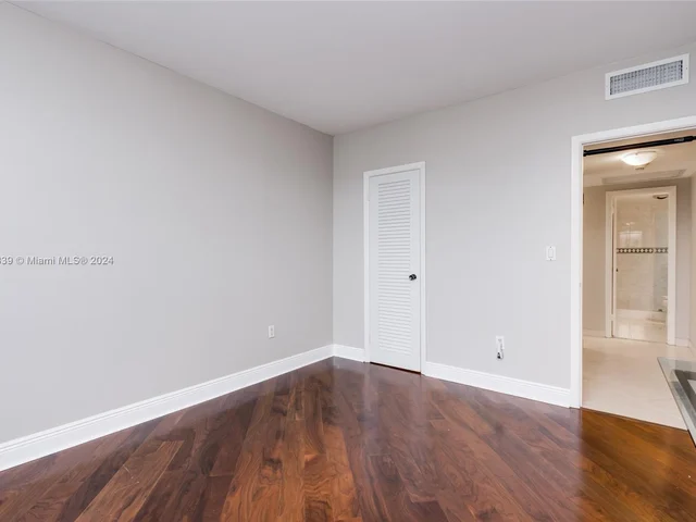 500 Bayview Dr # 1731, Sunny Isles Beach FL 33160